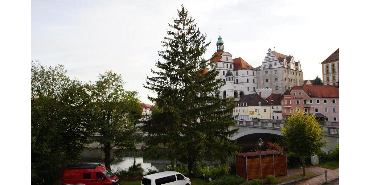 Lage, Lage, Lage - Schöne 3 Zimmer Maisonette Wohnung auf der Leopoldineninsel mit Blick auf das Schloss in Neuburg - Ein neues Zuhause von SOWA Immobilien und Finanzen Ihr Experte vor Ort - Maisonettenwohnung Neuburg an der Donau | Angebot:27207548