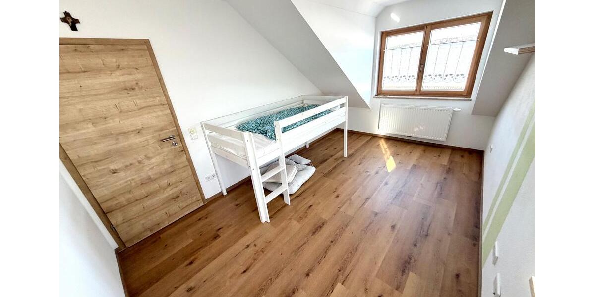 Dachgeschoßwohnung Riedenburg - 4 Zimmer, 118 m&sup2;, 1.090&euro; | Angebot:24976531