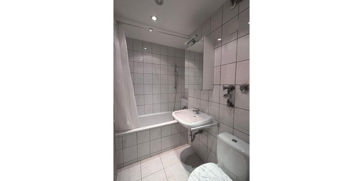 Etagenwohnung Ingolstadt Friedrichshofen-Hollerstauden - 1 Zimmer, 34 m&sup2;, 620&euro; | Angebot:24704535