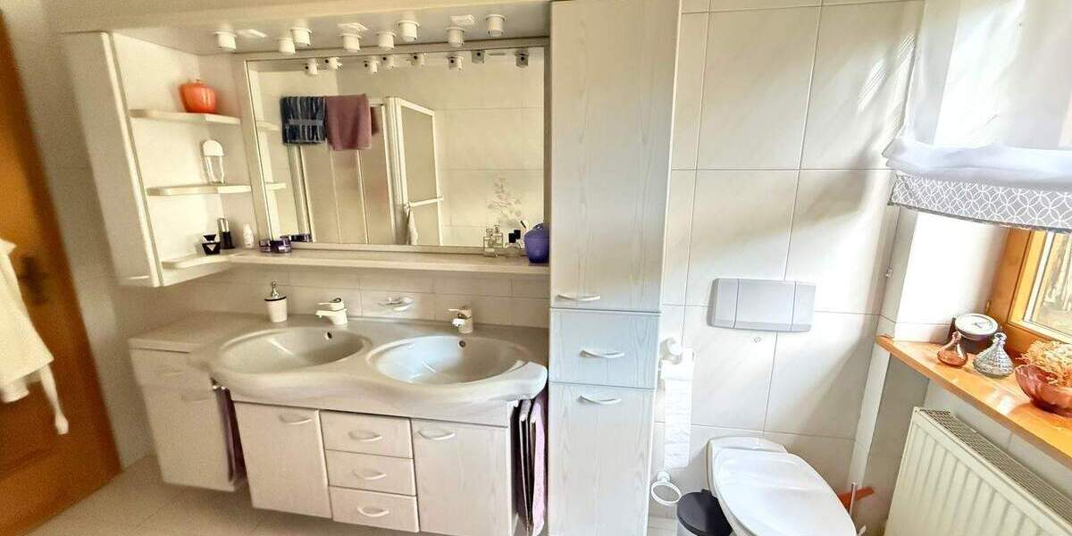 Mehrfamilienhaus, Wohnhaus Neuburg an der Donau Heinrichsheim - 6 Zimmer, 208 m&sup2;, 719.000&euro; | Angebot:25729938