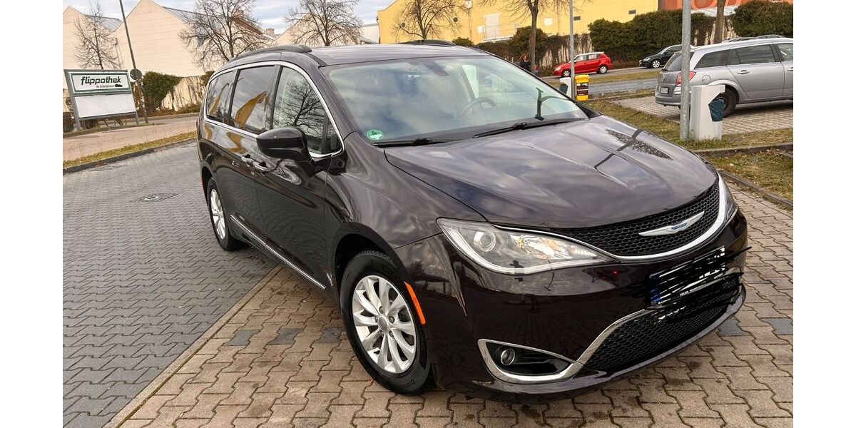 Chrysler Pacifica 150.000 km 18.000 &euro; Altmannstein 93336