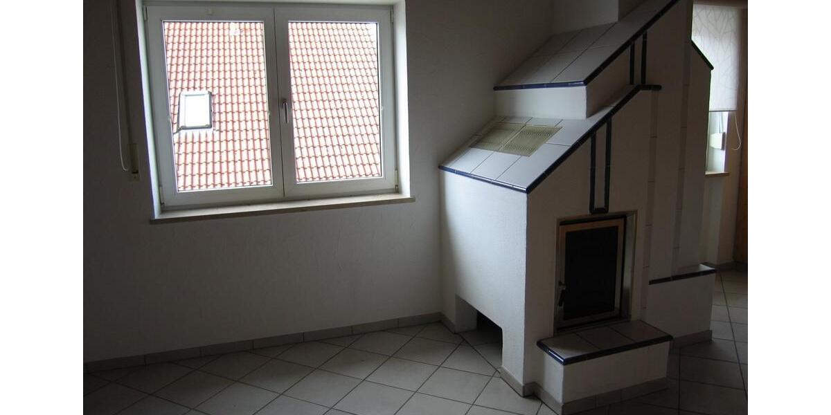 Dachgeschoßwohnung Ingolstadt Nordost - 3 Zimmer, 120 m&sup2;, 1.250&euro; | Angebot:25613997