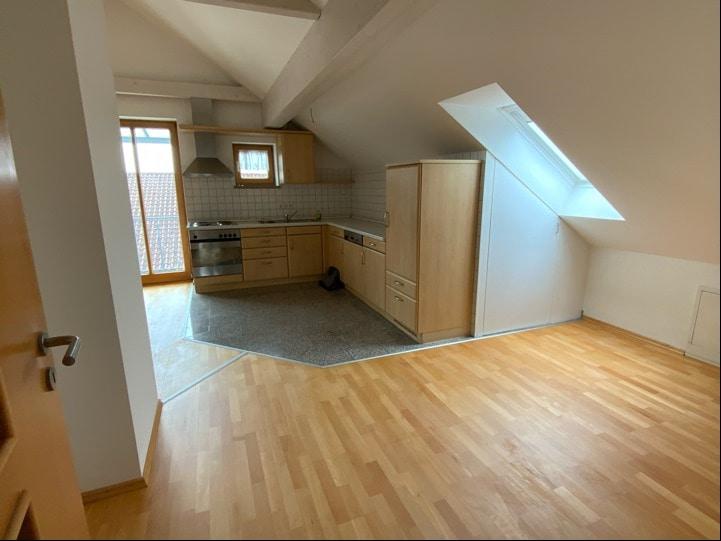 Dachgeschoßwohnung Ingolstadt - 3 Zimmer, 77 m&sup2;, 960&euro; | Angebot:26265596