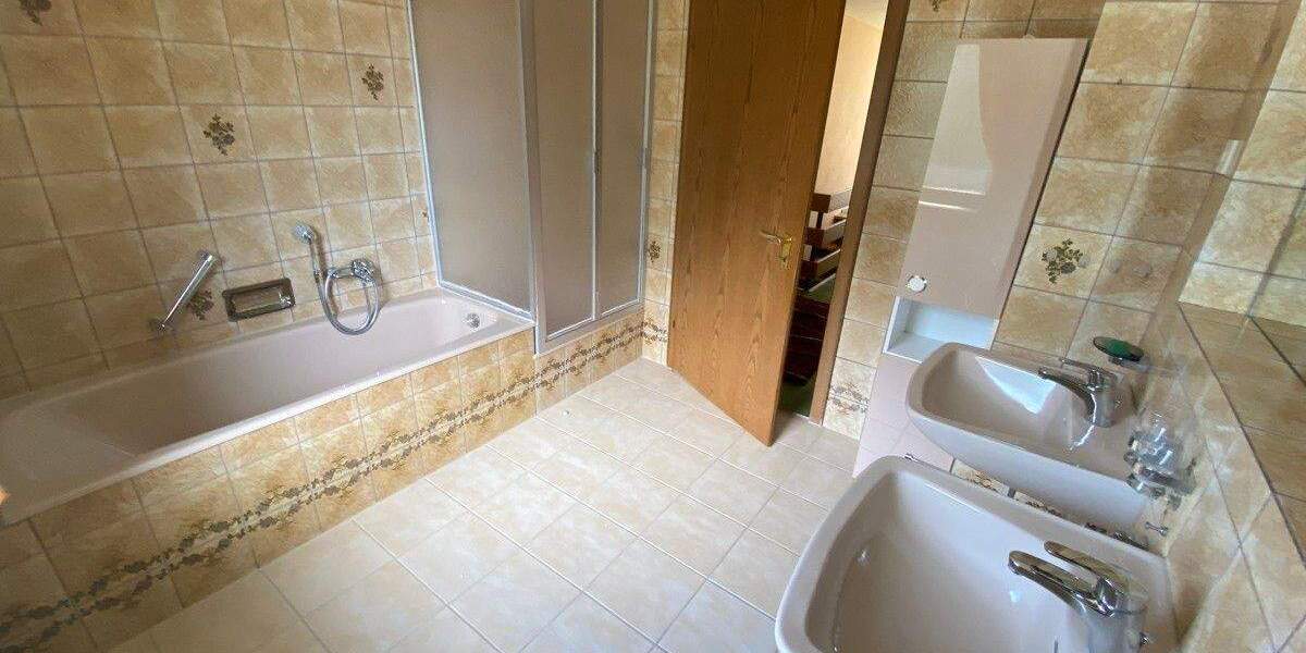 Einfamilienhaus Schrobenhausen - 5 Zimmer, 146 m&sup2;, 470.000&euro; | Angebot:25802446