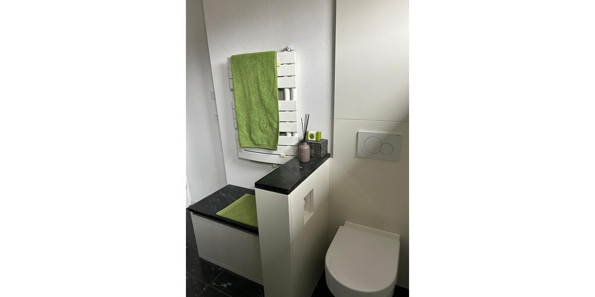 Etagenwohnung Neuburg an der Donau - 6 Zimmer, 150 m&sup2;, 2.100&euro; | Angebot:25416576