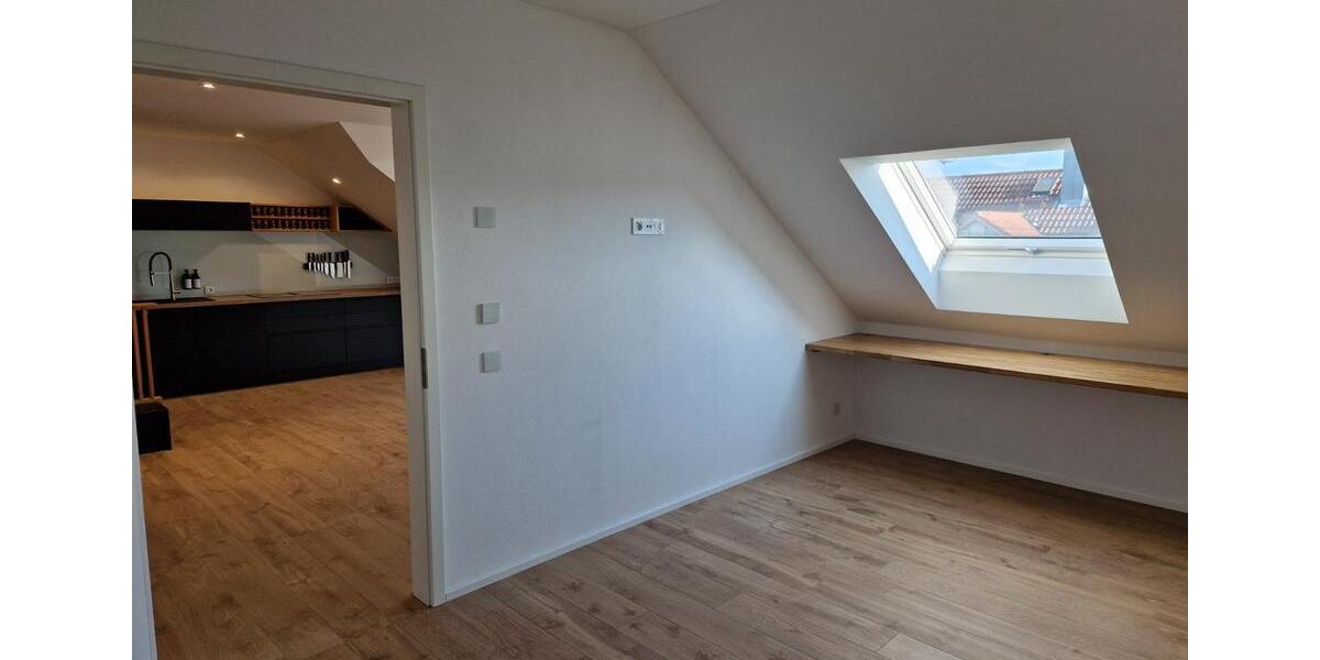 Dachgeschoßwohnung Ingolstadt - 2 Zimmer, 63 m&sup2;, 910&euro; | Angebot:25961669