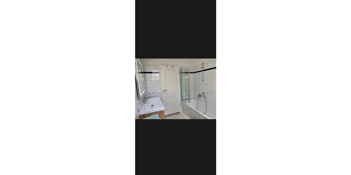 Dachgeschoßwohnung Ingolstadt - 4 Zimmer, 82 m&sup2;, 1.160&euro; | Angebot:26124376
