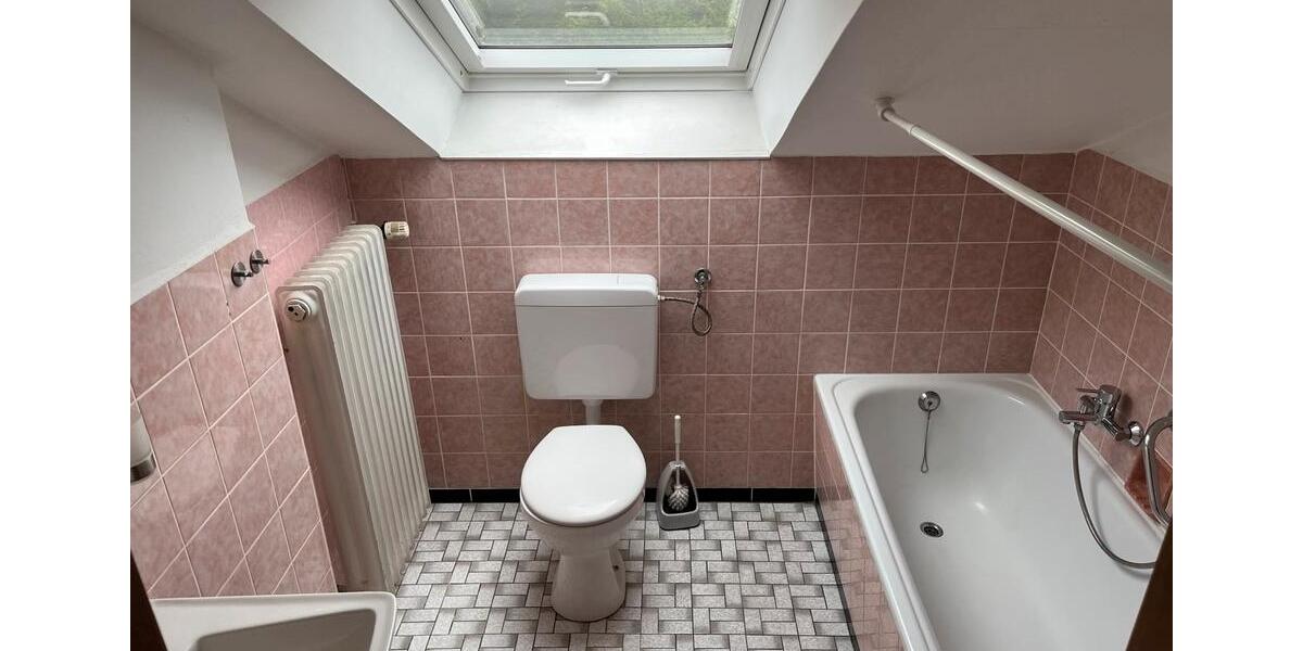 Dachgeschoßwohnung Eichstätt - 2 Zimmer, 37 m&sup2;, 450&euro; | Angebot:25843177