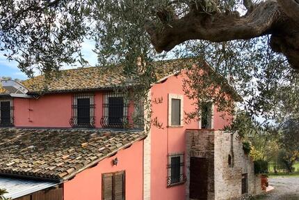 Haus Scheyern - 7 Zimmer, 220 m&sup2;, 365.000&euro; | Angebot:25641360