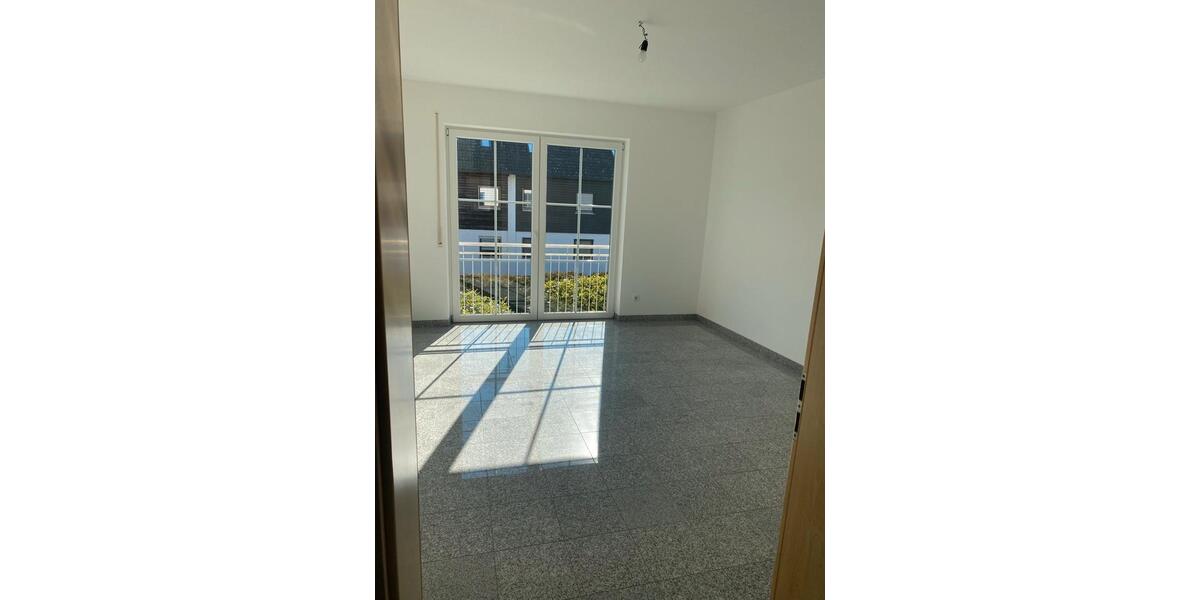 Etagenwohnung Neuburg an der Donau - 4.5 Zimmer, 136 m&sup2;, 1.350&euro; | Angebot:25233714