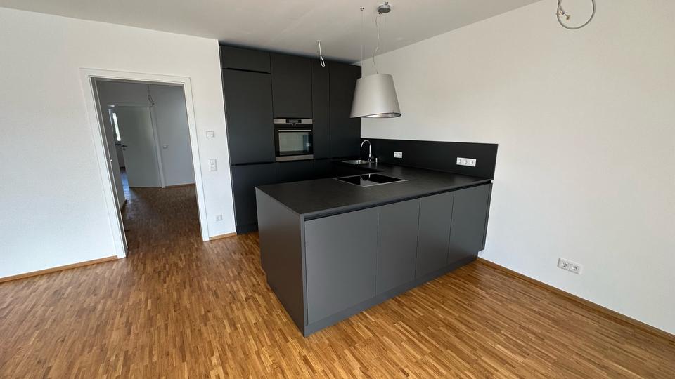 Etagenwohnung Ingolstadt Nordost - 3 Zimmer, 97 m&sup2;, 1.660&euro; | Angebot:27616450