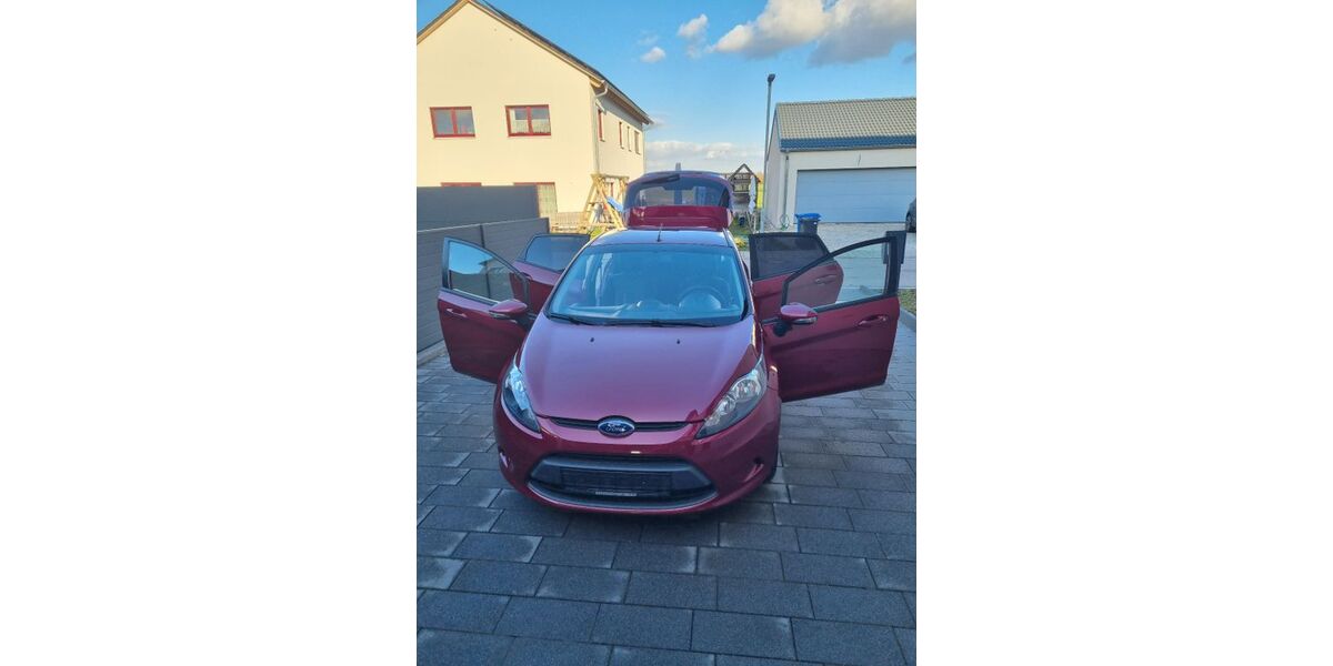 Ford Fiesta 94.141 km 4.499 &euro; Neustadt an der Donau 93333