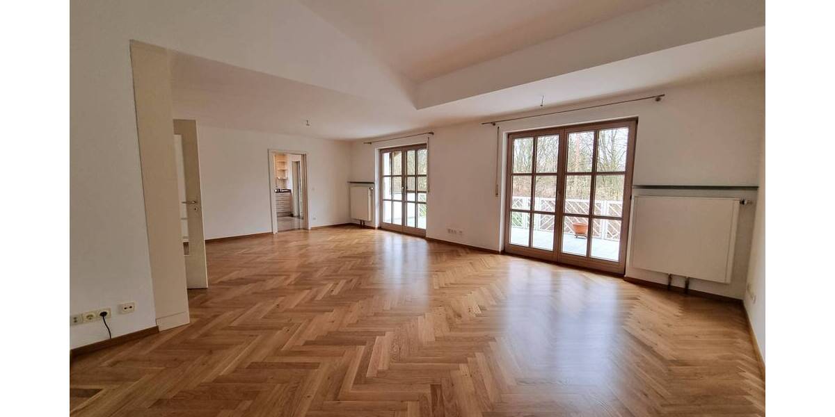 Etagenwohnung Ingolstadt Spitalhof - 3 Zimmer, 102 m&sup2;, 1.250&euro; | Angebot:26787284
