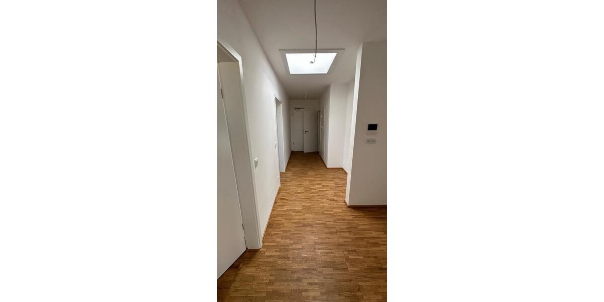 Etagenwohnung Ingolstadt Nordost - 3 Zimmer, 97 m&sup2;, 1.660&euro; | Angebot:27616450