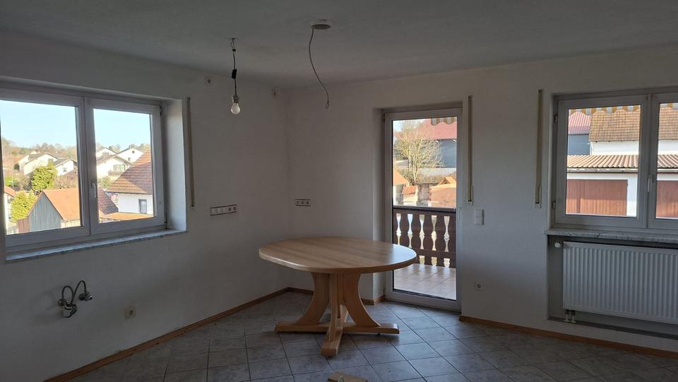 Etagenwohnung Brunnen - 4 Zimmer, 103 m&sup2;, 850&euro; | Angebot:25382350