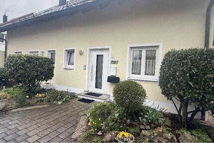 Haus mit Keller und Garage - Zentrumsnahe und ruhige Lage in Neuburg - Ein Objekt von Ihrem Immobilienpartner SOWA Immobilien und Finanzen - Haus Neuburg | Angebot:26383675