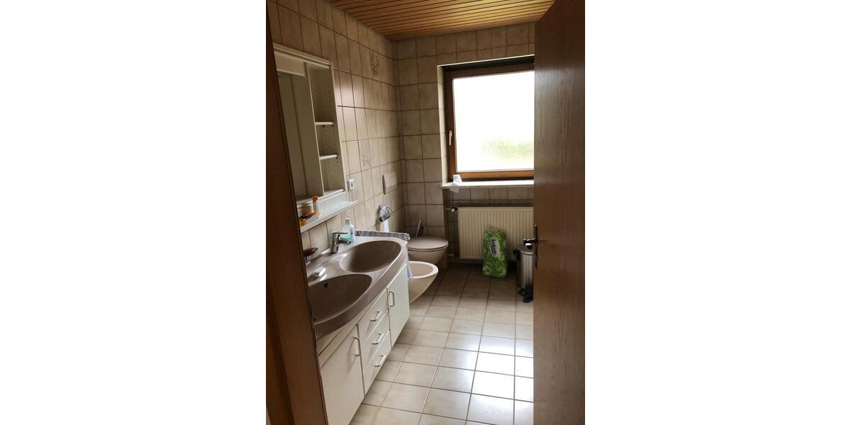 Erdgeschoßwohnung Reichertshofen - 4.5 Zimmer, 120 m&sup2;, 1.300&euro; | Angebot:25570337