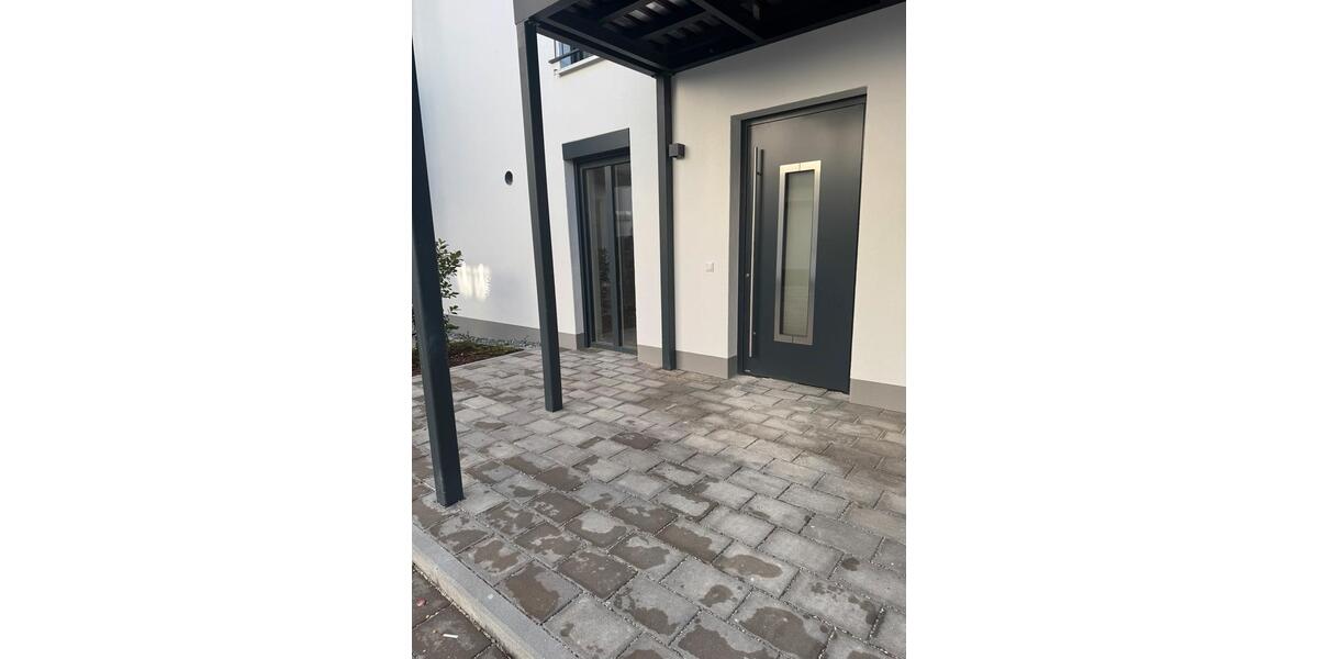 Erdgeschoßwohnung Neustadt an der Donau - 1 Zimmer, 96 m&sup2;, 1.250&euro; | Angebot:25702455