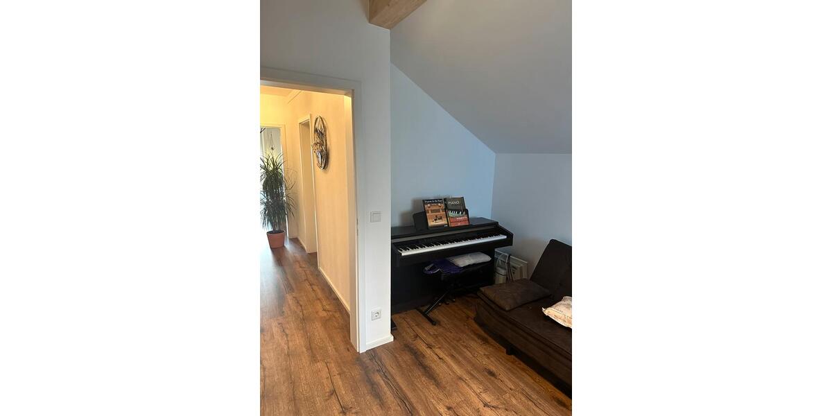 Dachgeschoßwohnung Ingolstadt - 3.5 Zimmer, 92 m&sup2;, 445.000&euro; | Angebot:25058171