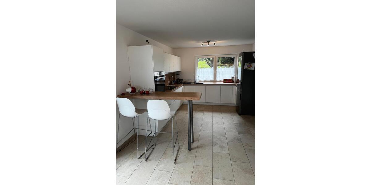 Etagenwohnung Stammham - 4 Zimmer, 140 m&sup2;, 1.740&euro; | Angebot:27554120
