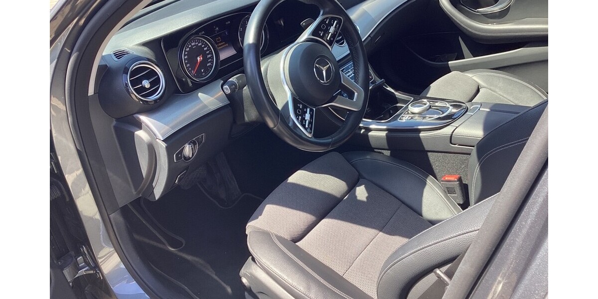 Mercedes-Benz E 220 60.846 km 30.000 &euro; Mainburg 84048