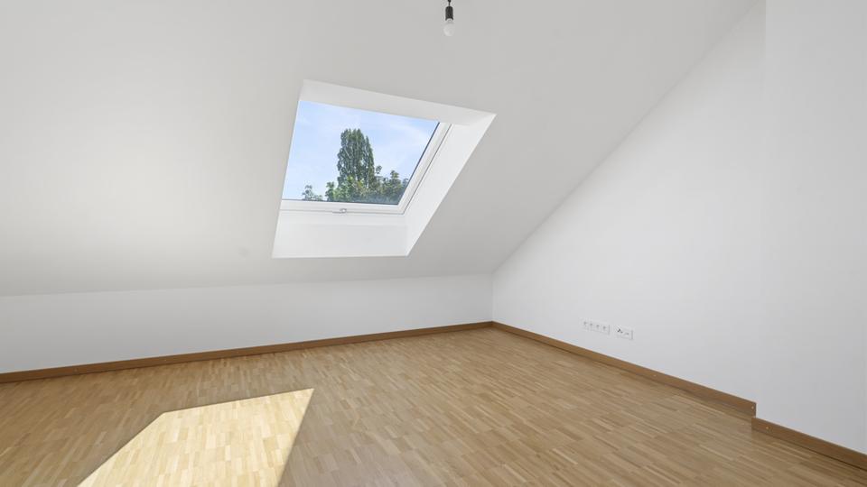 Dachgeschoßwohnung Ingolstadt Friedrichshofen-Hollerstauden - 3.5 Zimmer, 119 m&sup2;, 1.100&euro; | Angebot:26443277