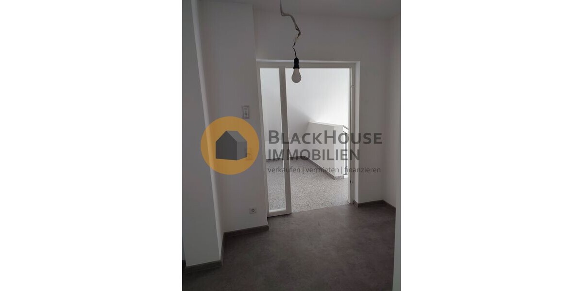 Wohnen und Arbeiten: zentrale 6 Zimmer Rooftop-Wohnung in Ingolstadt Monikaviertel - Dachgeschoßwohnung Ingolstadt Südost | Angebot:25836611