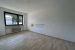 EinfamilienhausZweifamilienhaus mit 2 Einzelgaragen in schöner Ortsrandlage - Einfamilienhaus Hepberg | Angebot:26913983