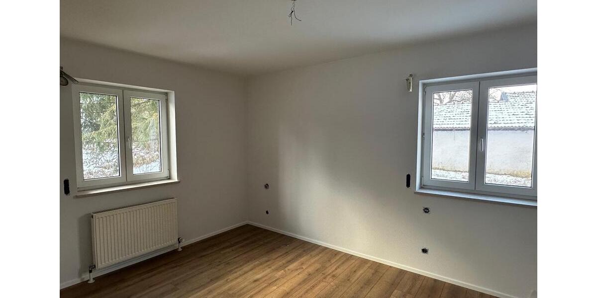 Etagenwohnung Walting - 4 Zimmer, 92 m&sup2;, 950&euro; | Angebot:25870720