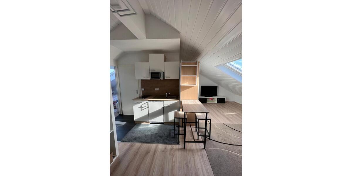 Dachgeschoßwohnung Ingolstadt Nordost - 2 Zimmer, 33 m&sup2;, 950&euro; | Angebot:26480060