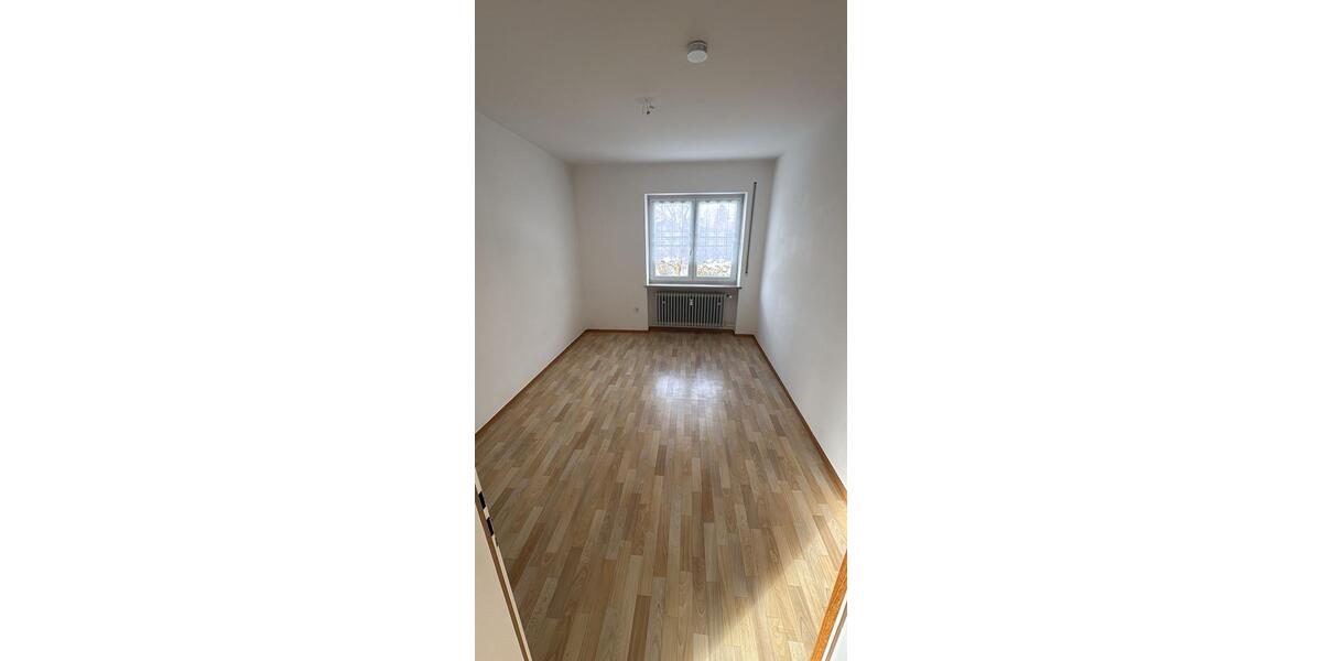 Etagenwohnung Wettstetten - 5 Zimmer, 120 m&sup2;, 1.700&euro; | Angebot:24430414