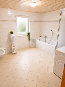SOLIDES INVESTMENT MIT ENTWICKLUNGSPOTENTIAL - Mehrfamilienhaus, Wohnhaus Mainburg | Angebot:26768576