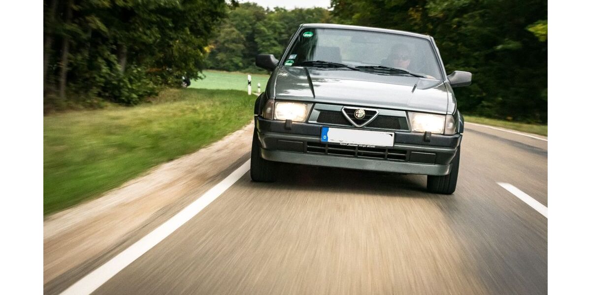 Alfa Romeo 75 212.000 km 7.900 &euro; Wettstetten 85139