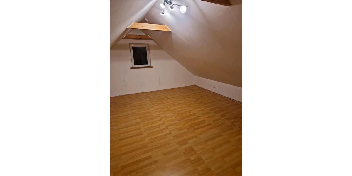 Etagenwohnung Mainburg - 5 Zimmer, 100 m&sup2;, 700&euro; | Angebot:23827901