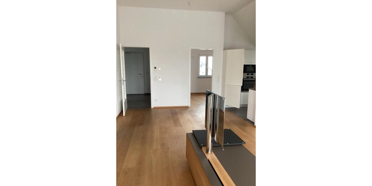 Dachgeschoßwohnung Ingolstadt Münchener Straße - 3.5 Zimmer, 91 m&sup2;, 1.300&euro; | Angebot:25838054