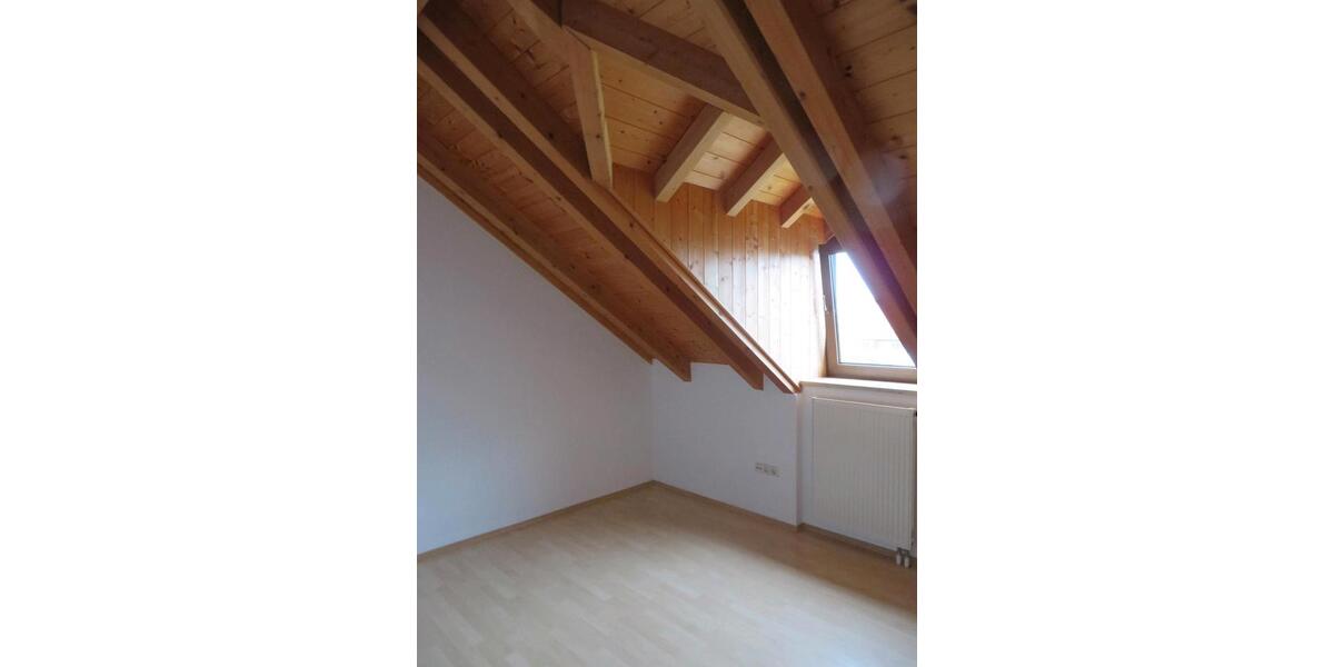 Dachgeschoßwohnung Neustadt an der Donau - 4 Zimmer, 124 m&sup2;, 1.100&euro; | Angebot:25100507