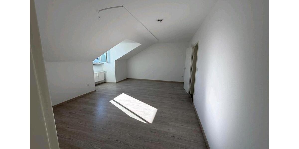 Dachgeschoßwohnung Ingolstadt Friedrichshofen-Hollerstauden - 2 Zimmer, 64 m&sup2;, 1.100&euro; | Angebot:27617402