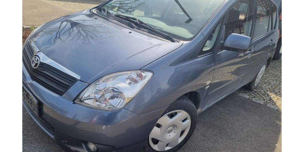 Toyota Corolla Verso 136.000 km 1.900 &euro; ingolstadt 85055