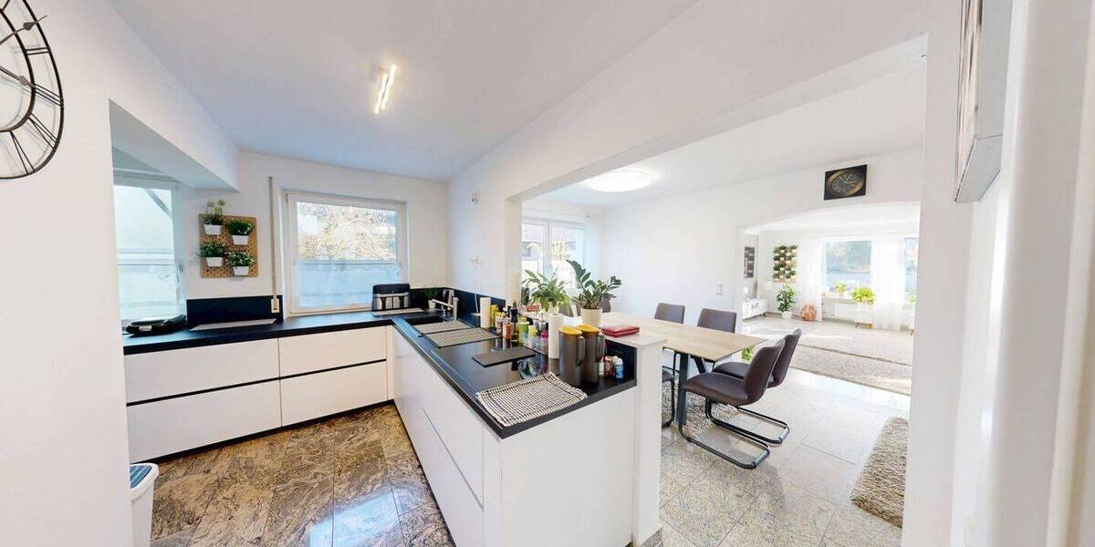 Einfamilienhaus Ingolstadt Ringsee - 8 Zimmer, 318 m&sup2;, 1.190.000&euro; | Angebot:26092993