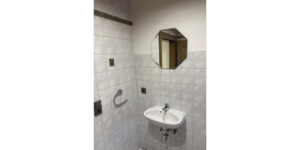 Dachgeschoßwohnung Adelschlag - 4 Zimmer, 118 m&sup2;, 1.400&euro; | Angebot:25173867