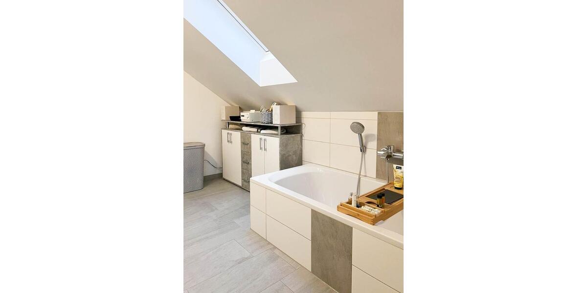 Dachgeschoßwohnung Ingolstadt - 2 Zimmer, 67 m&sup2;, 930&euro; | Angebot:26678759