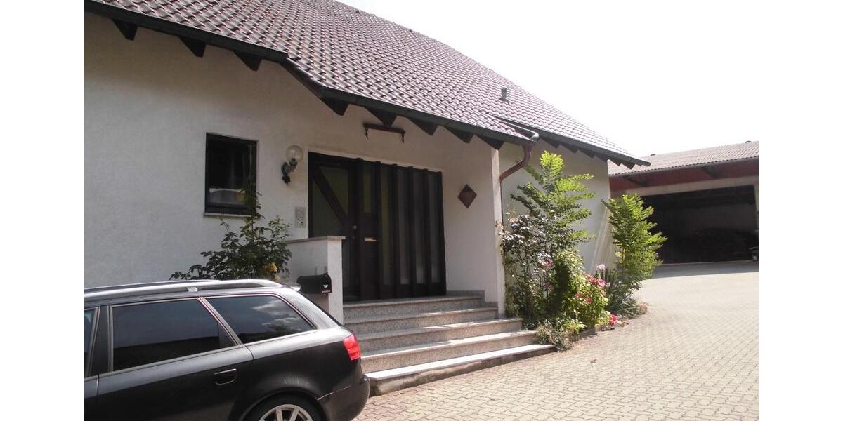 Dachgeschoßwohnung Neuburg an der Donau - 4 Zimmer, 121 m&sup2;, 950&euro; | Angebot:26041339