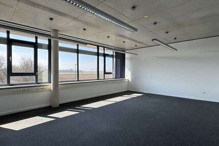 Gewerbeobjekt Gaimersheim - 3.600&euro; | Angebot:22326062