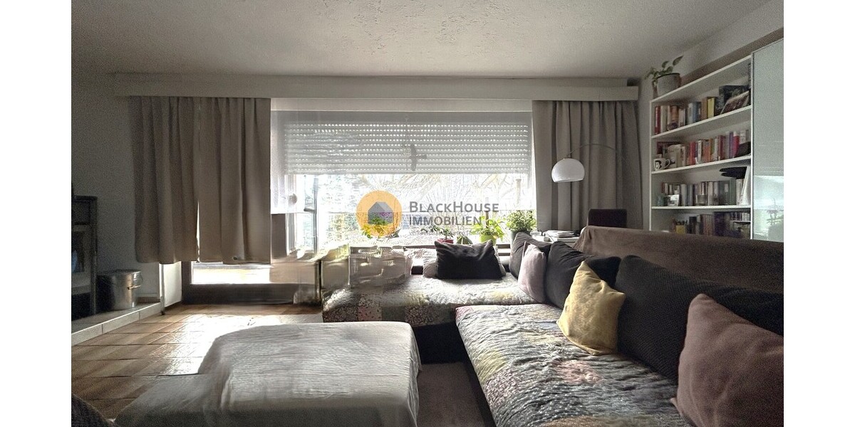 Ein-Zwei-Familienhaus mit Garagen, grosses Grundstück in schöner Ortsrandlage - Zweifamilienhaus Hepberg | Angebot:25234782