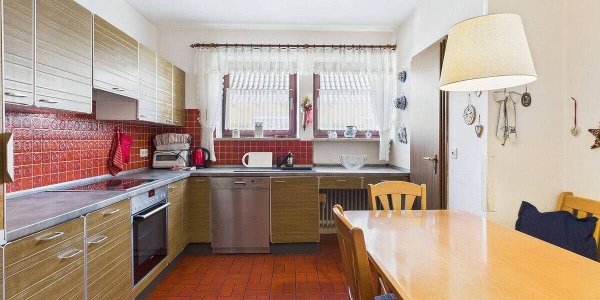 Mehrfamilienhaus, Wohnhaus Ingolstadt Unsernherrn - 6 Zimmer, 175 m&sup2;, 749.800&euro; | Angebot:25726313