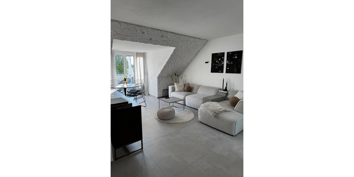 Dachgeschoßwohnung Ingolstadt - 3 Zimmer, 73 m&sup2;, 1.350&euro; | Angebot:26701503