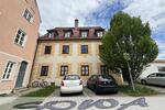 Ein Haus mit Geschichte - Mehrfamilienhaus mit 5 Wohneinheiten, zwei Garagen und Garten in zentraler Lage in Neuburg - Ein Objekt von Ihrem Immobilienpartner SOWA Immobilien und Finanzen - Mehrfamilienhaus, Wohnhaus Neuburg an der Donau | Angebot:26299734