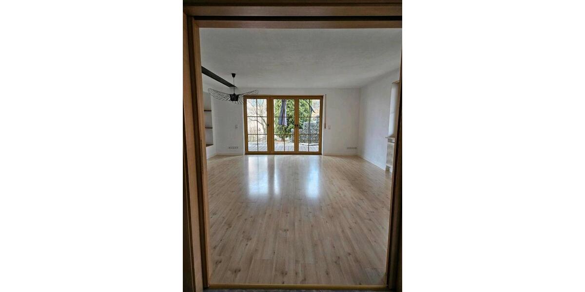 Erdgeschoßwohnung Neuburg an der Donau - 4 Zimmer, 120 m&sup2;, 1.400&euro; | Angebot:26465616