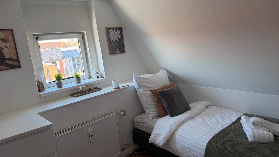 Dachgeschoßwohnung Ingolstadt - 4 Zimmer, 122 m&sup2;, 2.800&euro; | Angebot:26422226