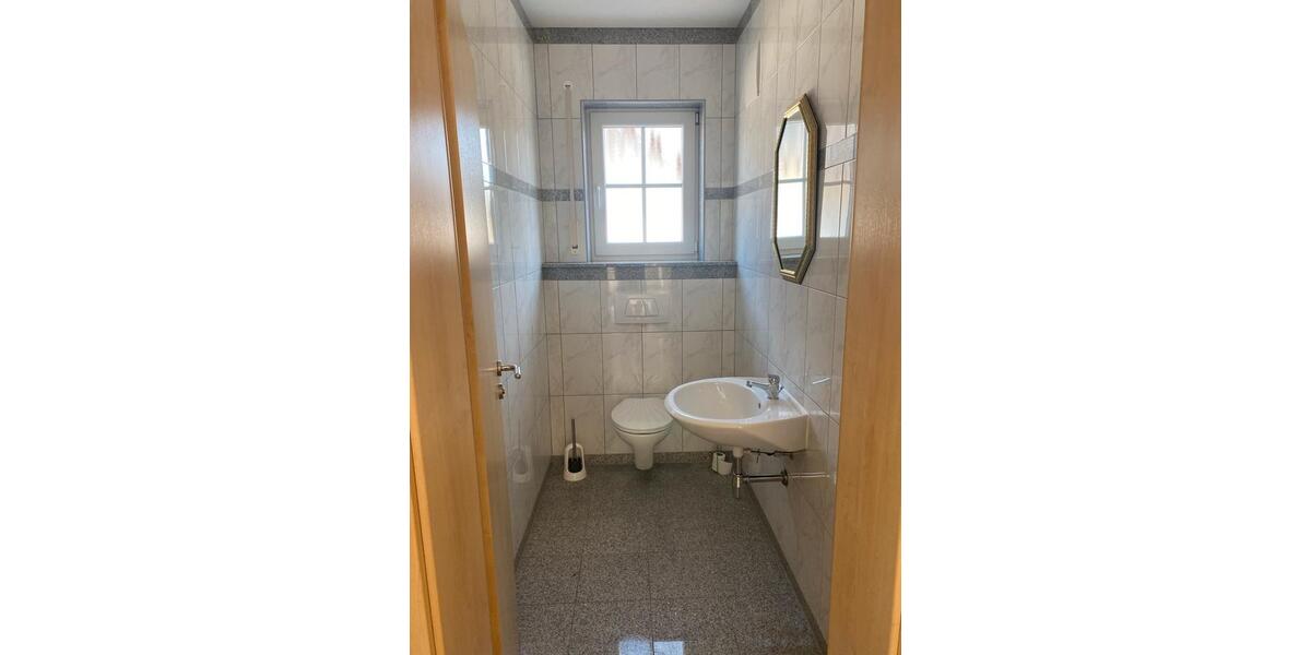 Etagenwohnung Neuburg an der Donau - 4.5 Zimmer, 136 m&sup2;, 1.350&euro; | Angebot:25233714